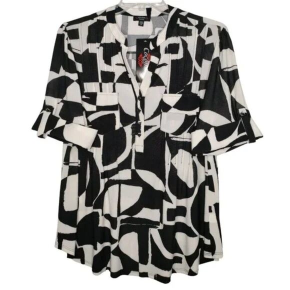 NWT Cocomo Plus Size 1X Black & Ivory Geo Print Pintuck Short Sleeve Top - Picture 1 of 7